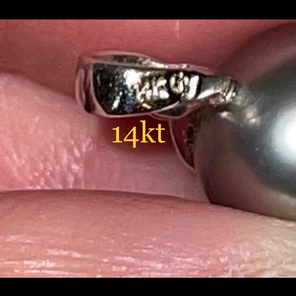 14k Tahitian Pearl diamond pendant & chain - Picture 3 of 9